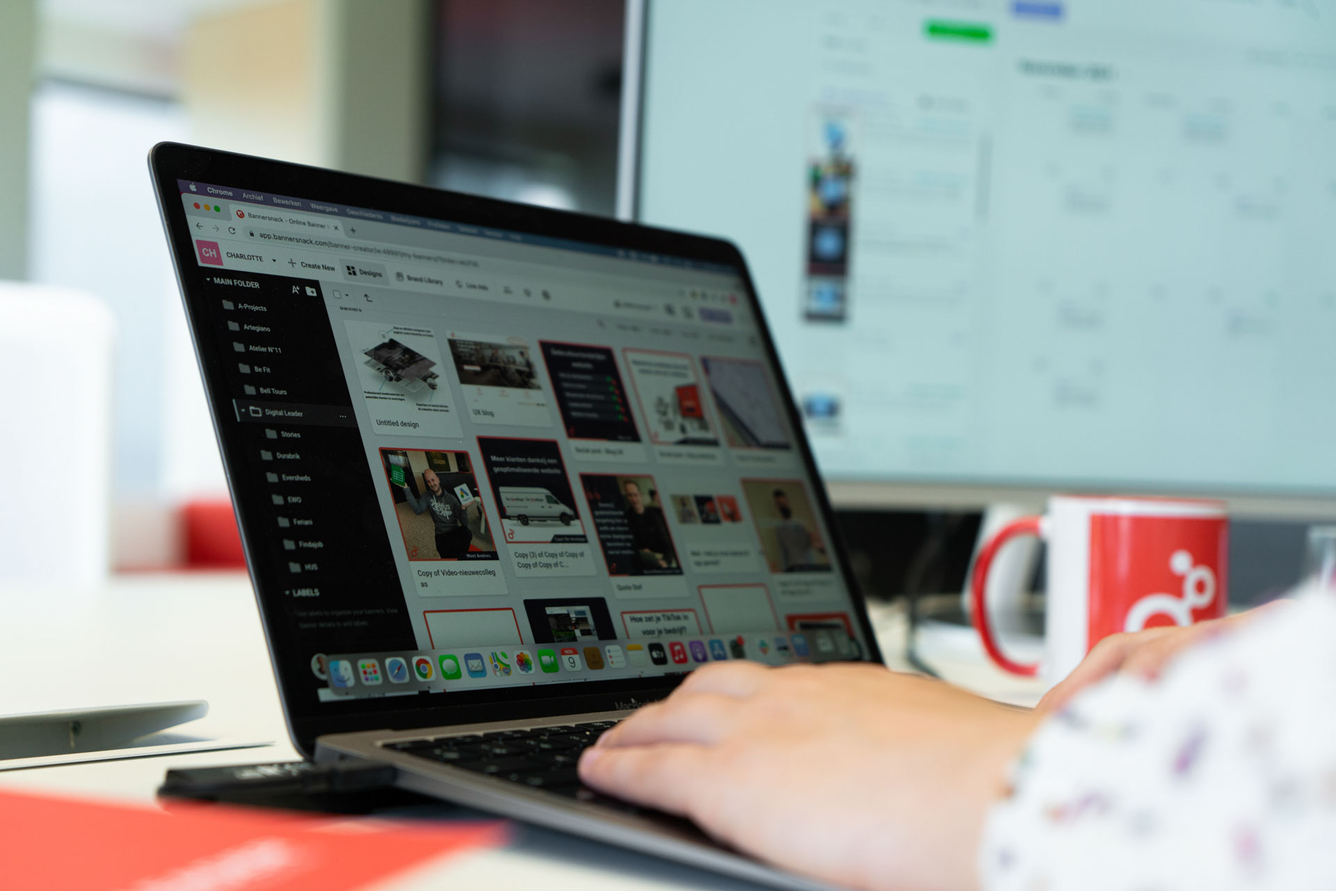 Vergroot de verkoop van uw bedrijf met Social Media Shopping Vergroot de verkoop van uw bedrijf met Social Media Shopping
